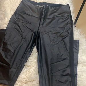 Shiny leggings